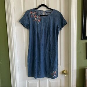 Abercrombie & Fitch Denim Dress Floral Embroidered Lightweight Chambray Size S T